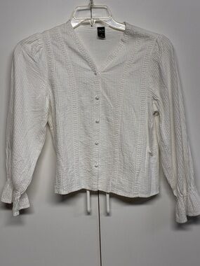Dazy White Textured Button-Front V-Neck Blouse